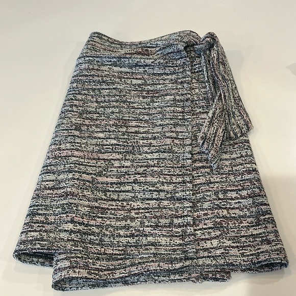 LOFT Dresses & Skirts - ⭐️Loft Tweed Skirt⭐️